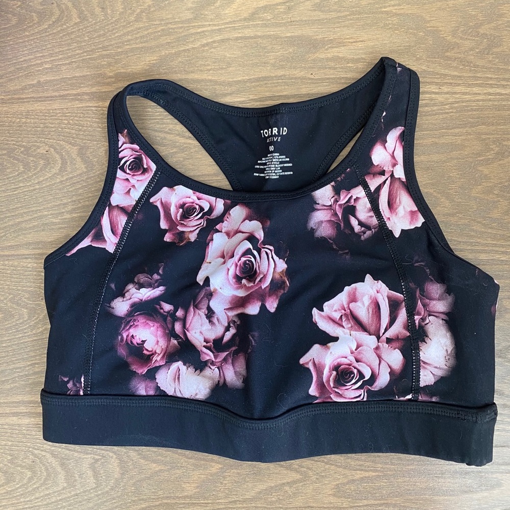 Torrid sports bra NWOT